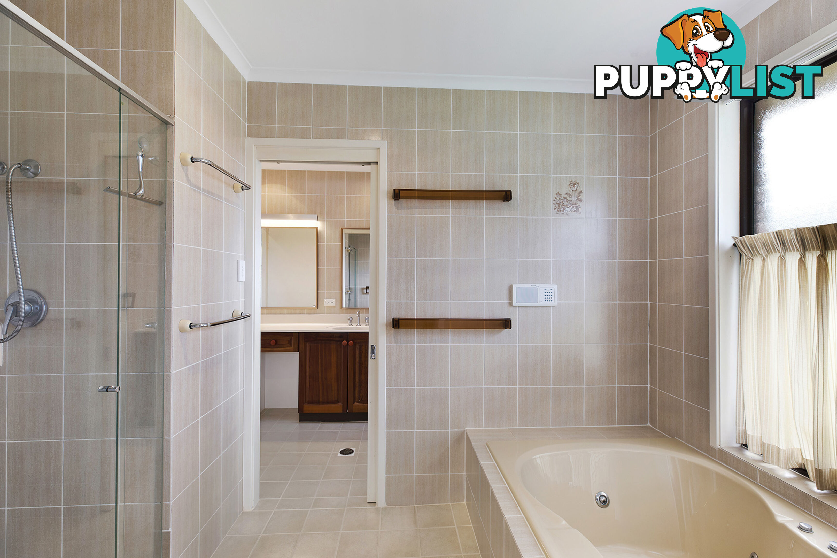 4 Angophora Close WAMBERAL NSW 2260