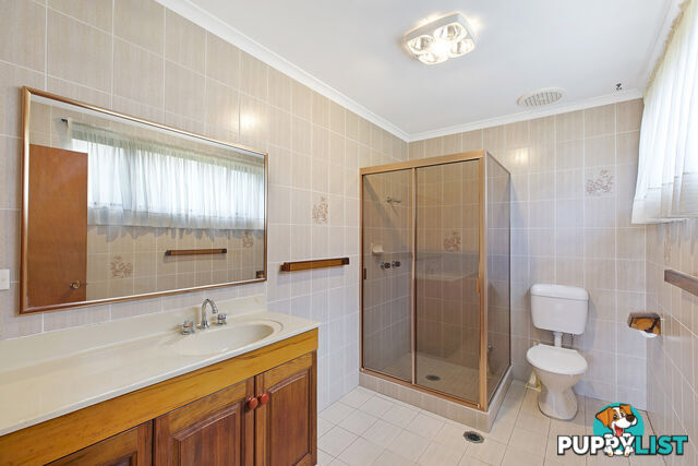 4 Angophora Close WAMBERAL NSW 2260