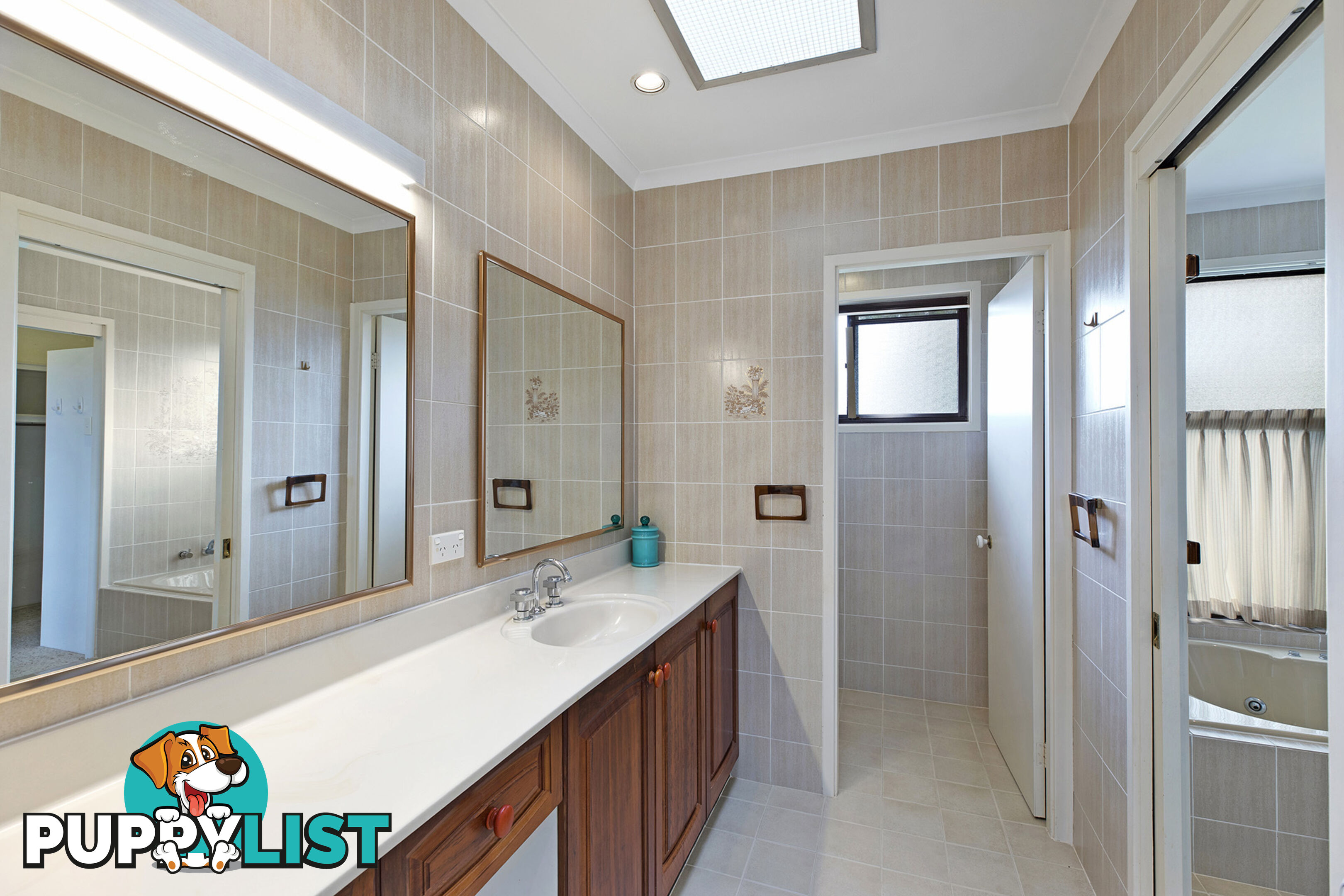 4 Angophora Close WAMBERAL NSW 2260