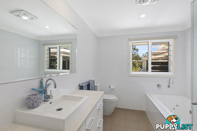 6 Hayley Close TUMBI UMBI NSW 2261