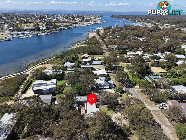 32 Fourth Avenue RAYMOND ISLAND VIC 3880