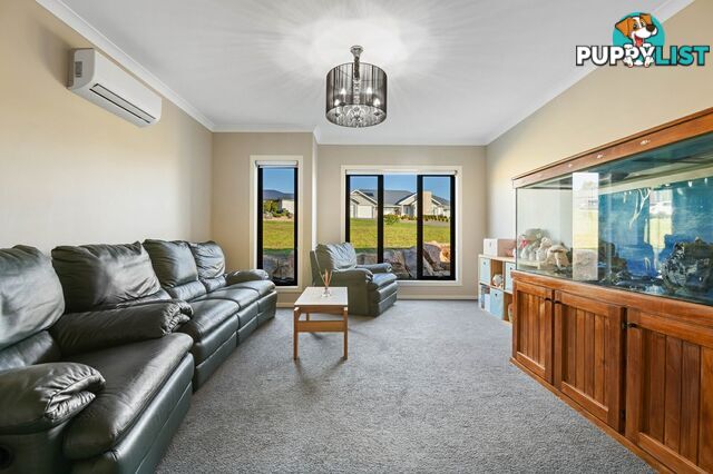 11 Besley Close METUNG VIC 3904