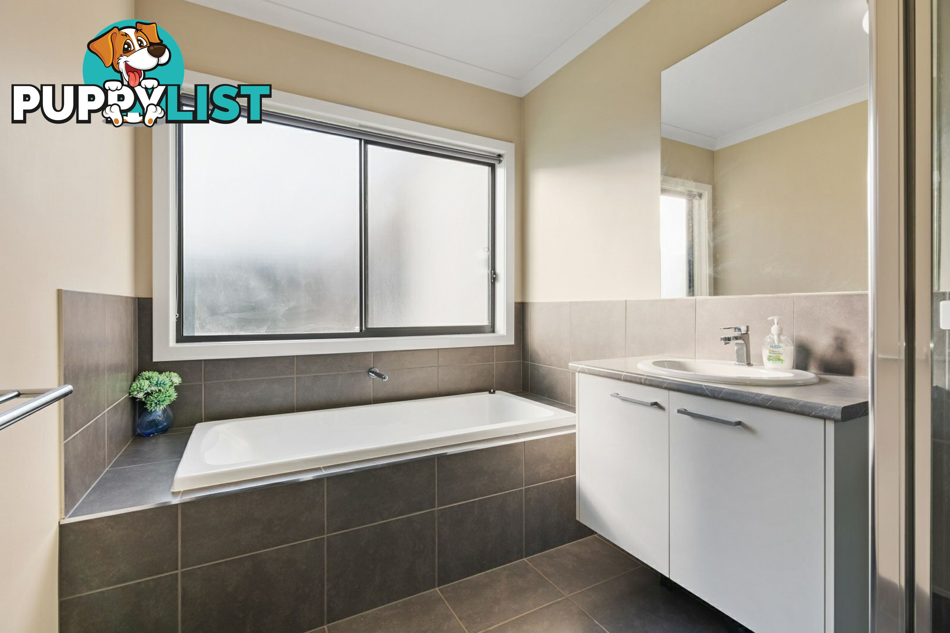 11 Besley Close METUNG VIC 3904