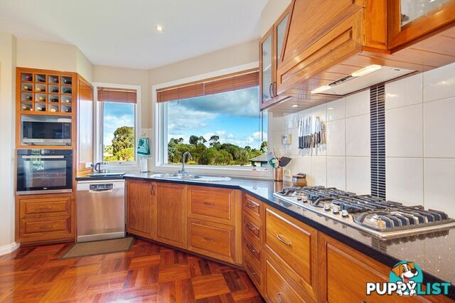 4 Wisteria Place PAYNESVILLE VIC 3880