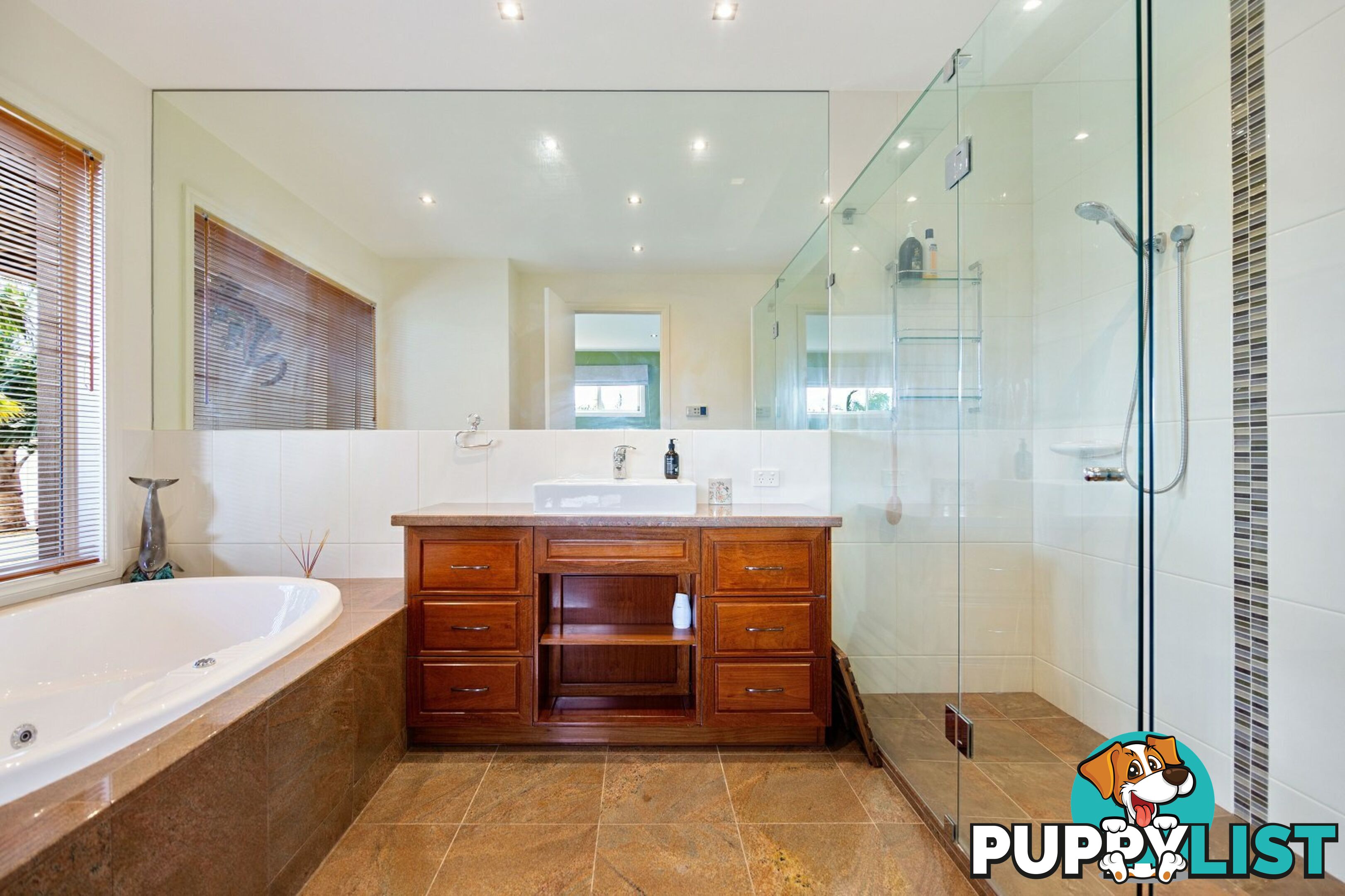 4 Wisteria Place PAYNESVILLE VIC 3880