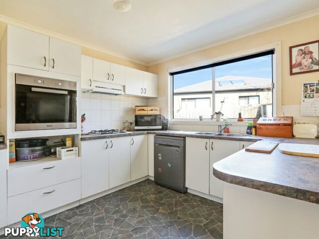 26 Crown Ridge Avenue NEWLANDS ARM VIC 3875