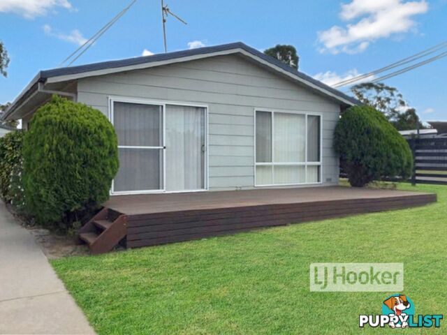 12 Bay Road EAGLE POINT VIC 3878