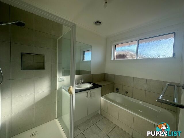 100 Newlands Drive PAYNESVILLE VIC 3880