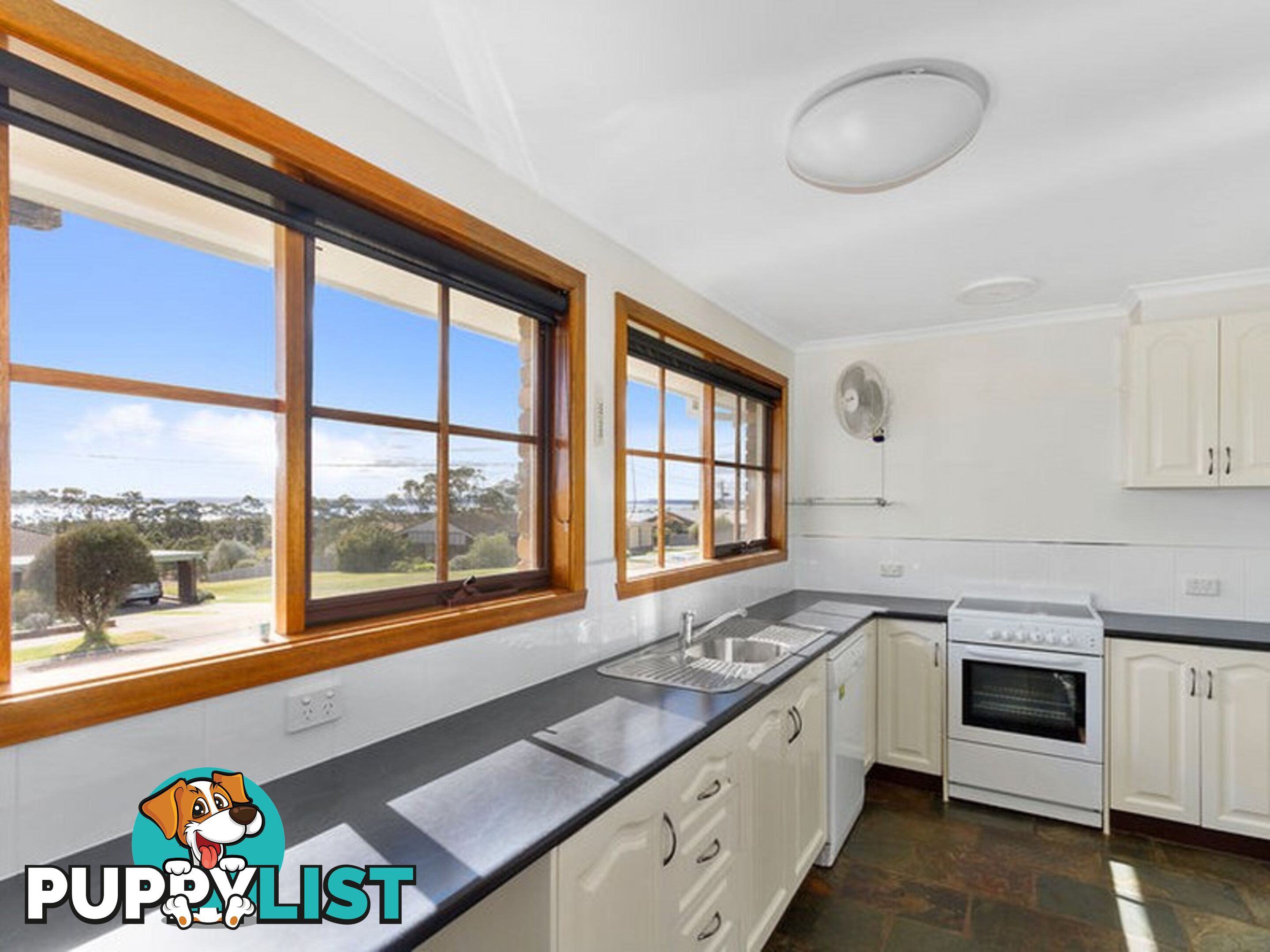 13 Fullarton Drive PAYNESVILLE VIC 3880