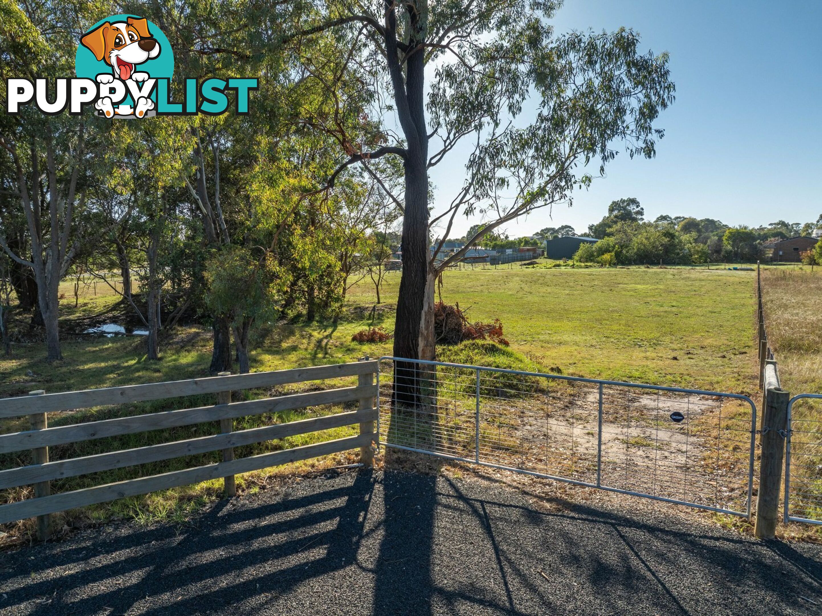 1 Lake Victoria Road EAGLE POINT VIC 3878