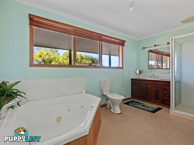 15 Dawsons Cove Drive NEWLANDS ARM VIC 3875