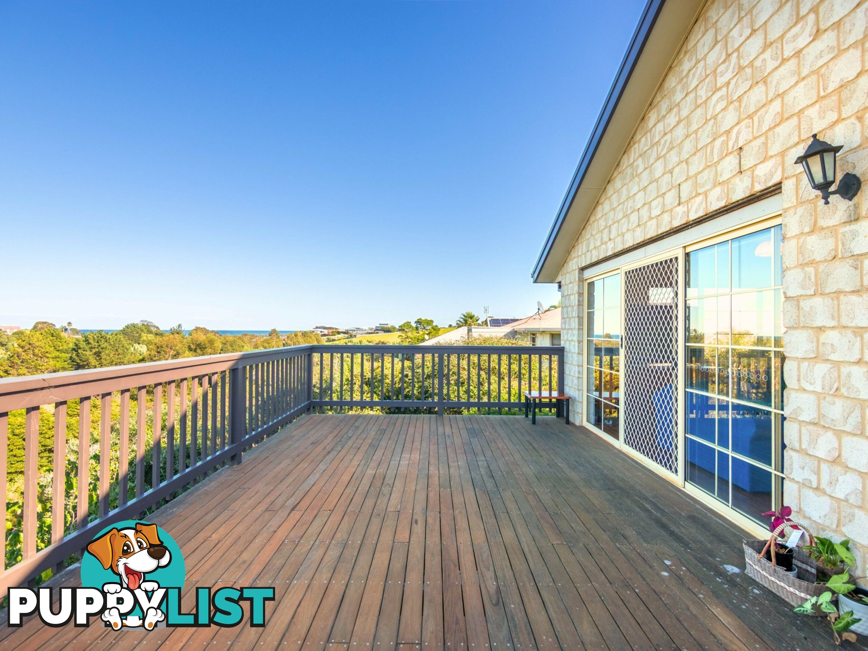 61 Stirling Drive LAKES ENTRANCE VIC 3909
