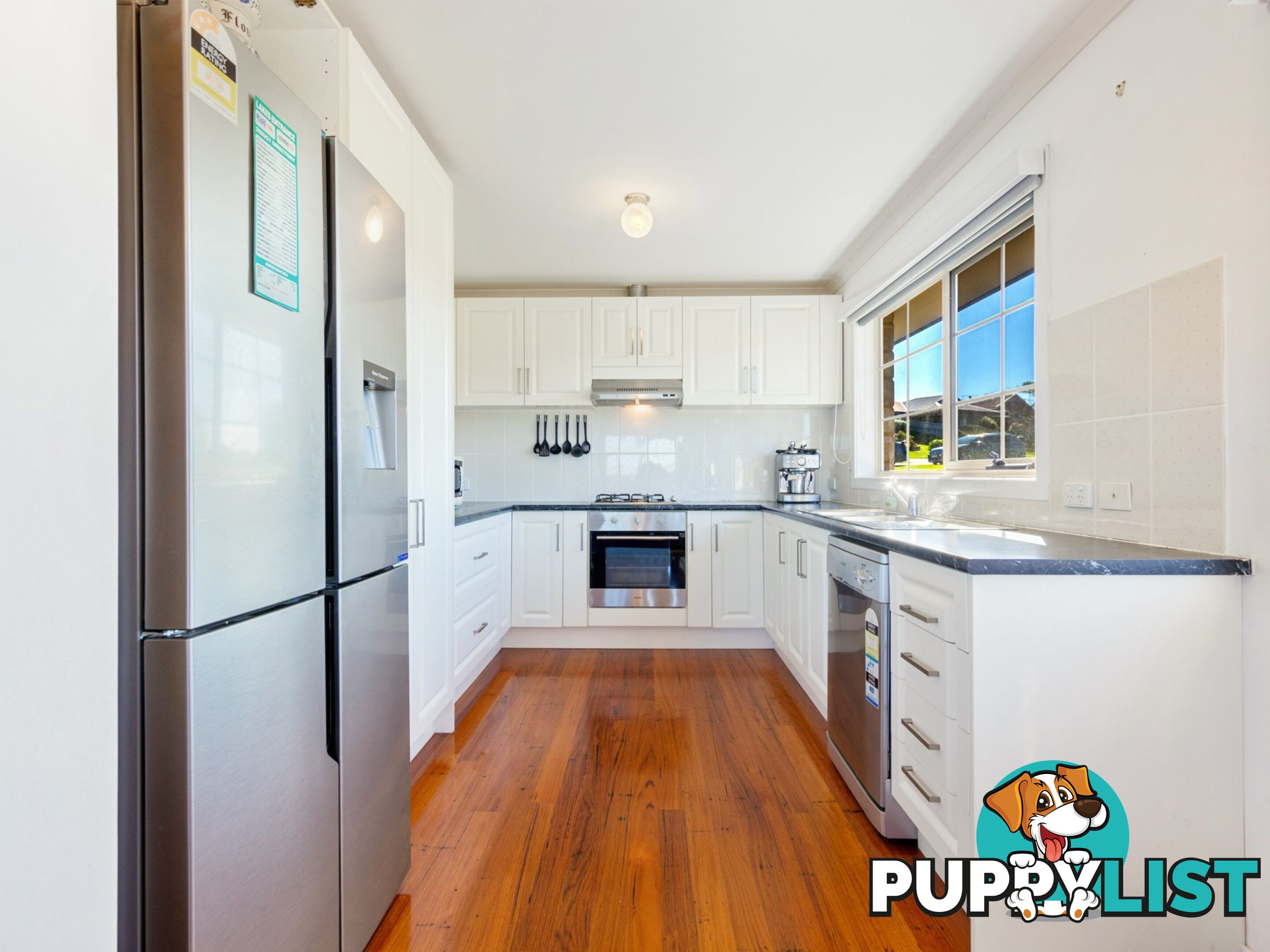 61 Stirling Drive LAKES ENTRANCE VIC 3909