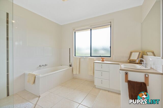 16 Lake Victoria Road EAGLE POINT VIC 3878