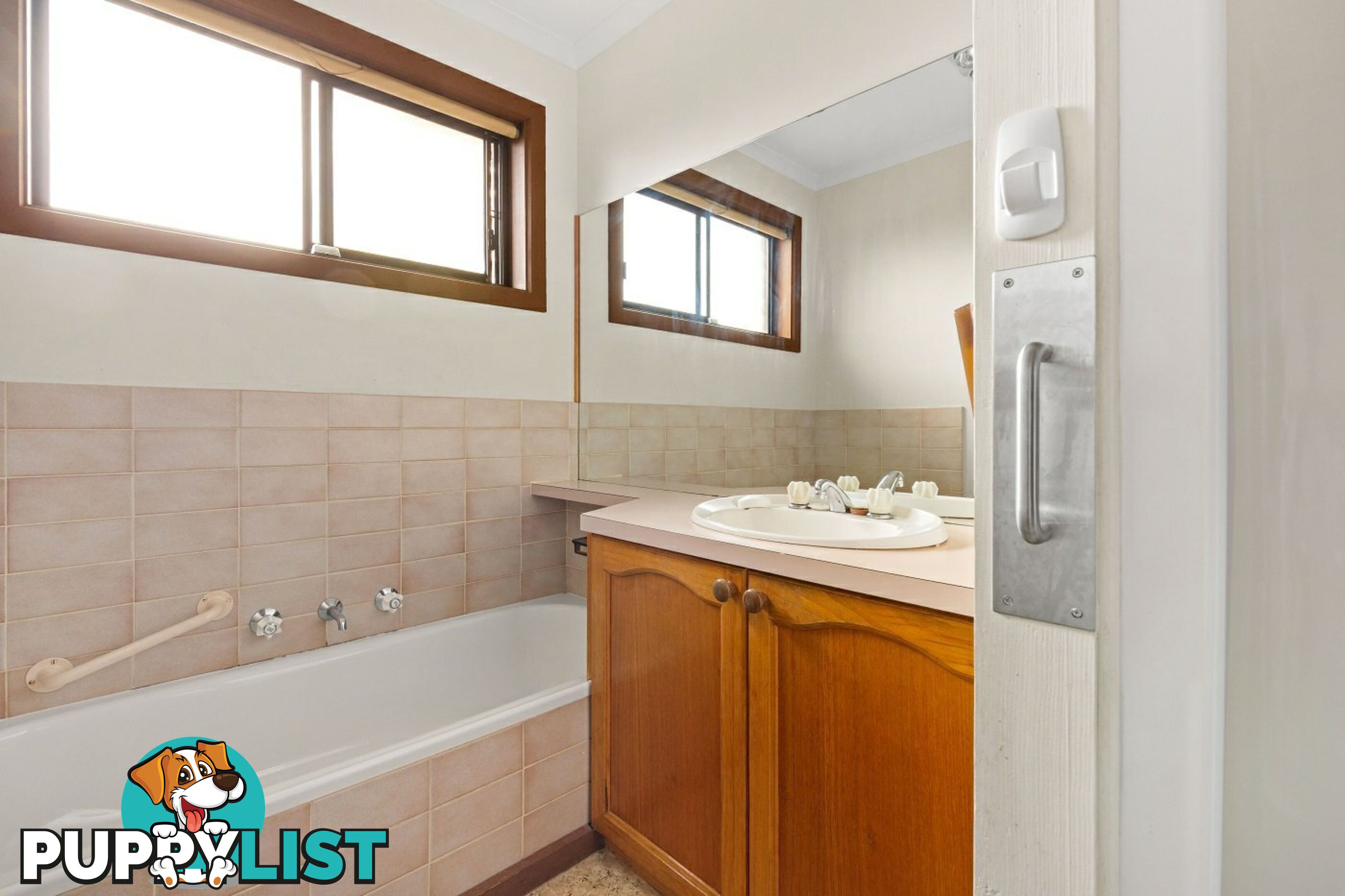 2/33 Newton Close PAYNESVILLE VIC 3880