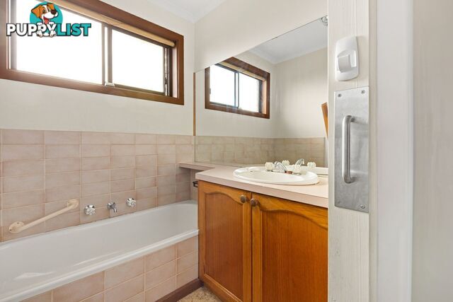 2/33 Newton Close PAYNESVILLE VIC 3880