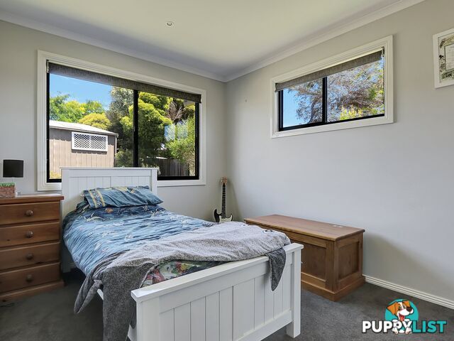 4 Cluster Court NEWLANDS ARM VIC 3875