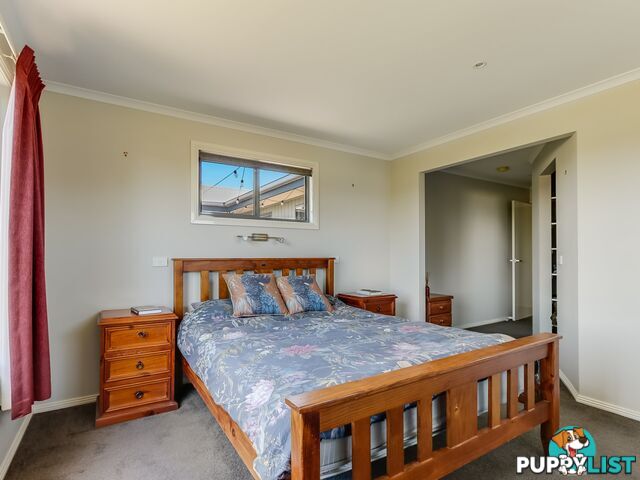 4 Cluster Court NEWLANDS ARM VIC 3875