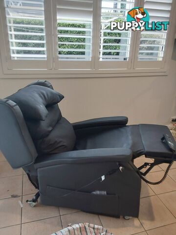 Lifter chair