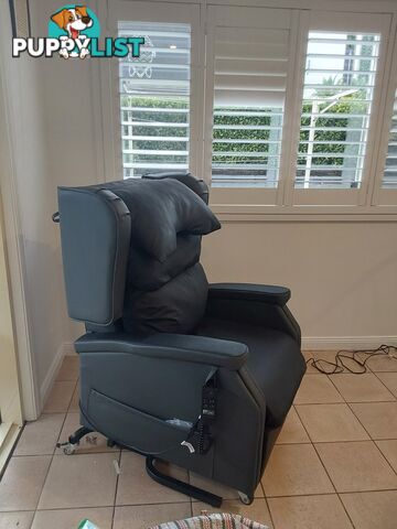 Lifter chair