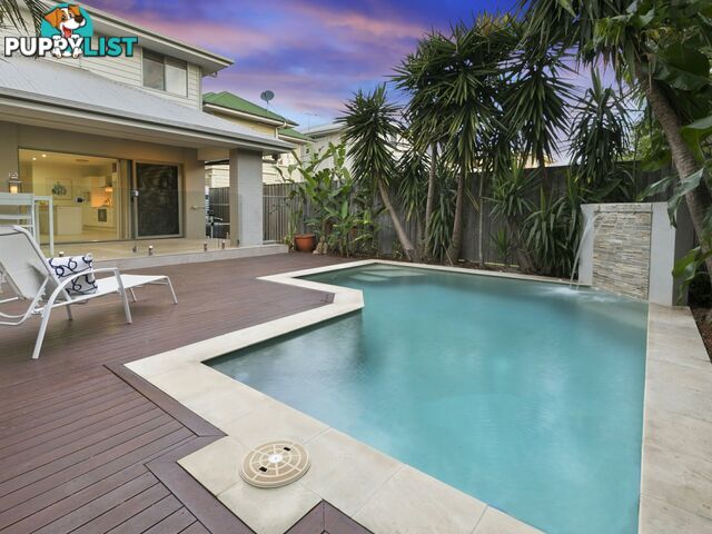 21 Cedar Street WYNNUM QLD 4178