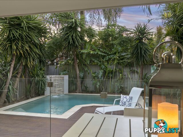 21 Cedar Street WYNNUM QLD 4178