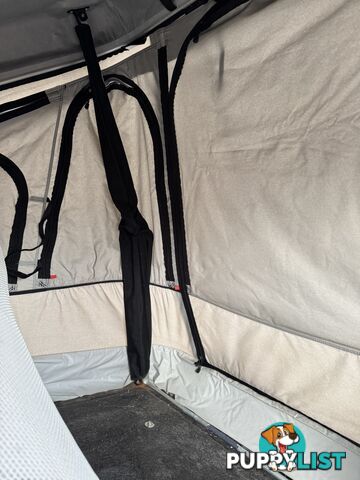 Rooftop tent James Baroud