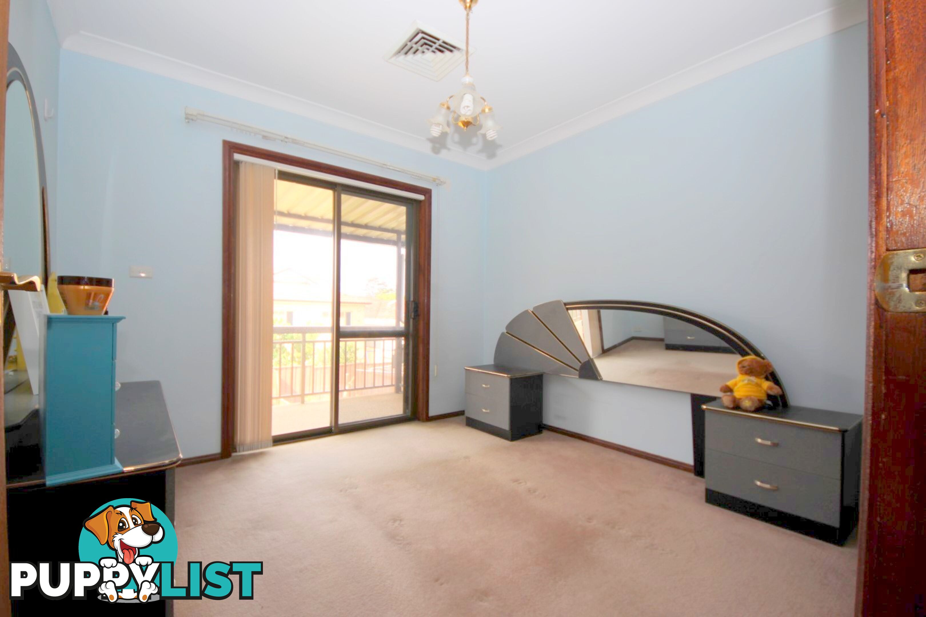 79 Sturt Avenue GEORGES HALL NSW 2198