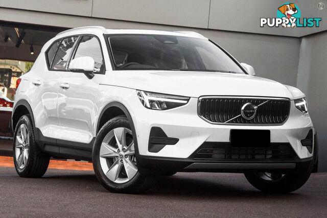 2024 VOLVO XC40 PLUS B4  SUV