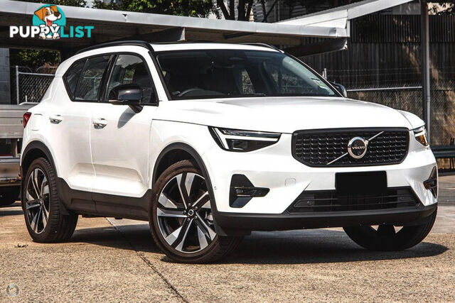 2024 VOLVO XC40 ULTRA B4 DARK 8.5 SECONDS SUV