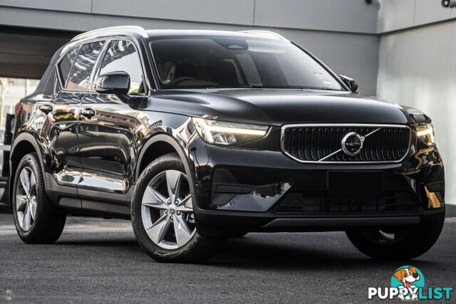 2025 VOLVO XC40 PLUS B4  SUV