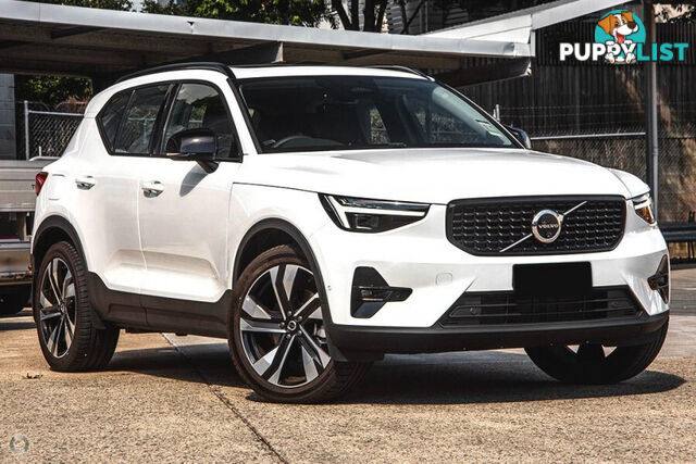 2024 VOLVO XC40 ULTRA B4 DARK  SUV