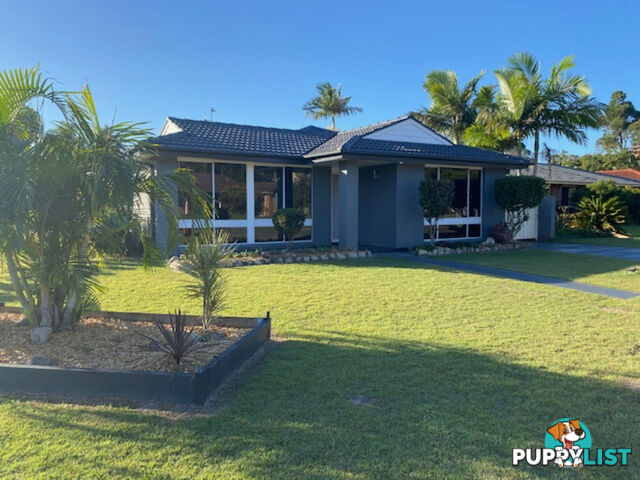 1 Royal Close FORSTER NSW 2428