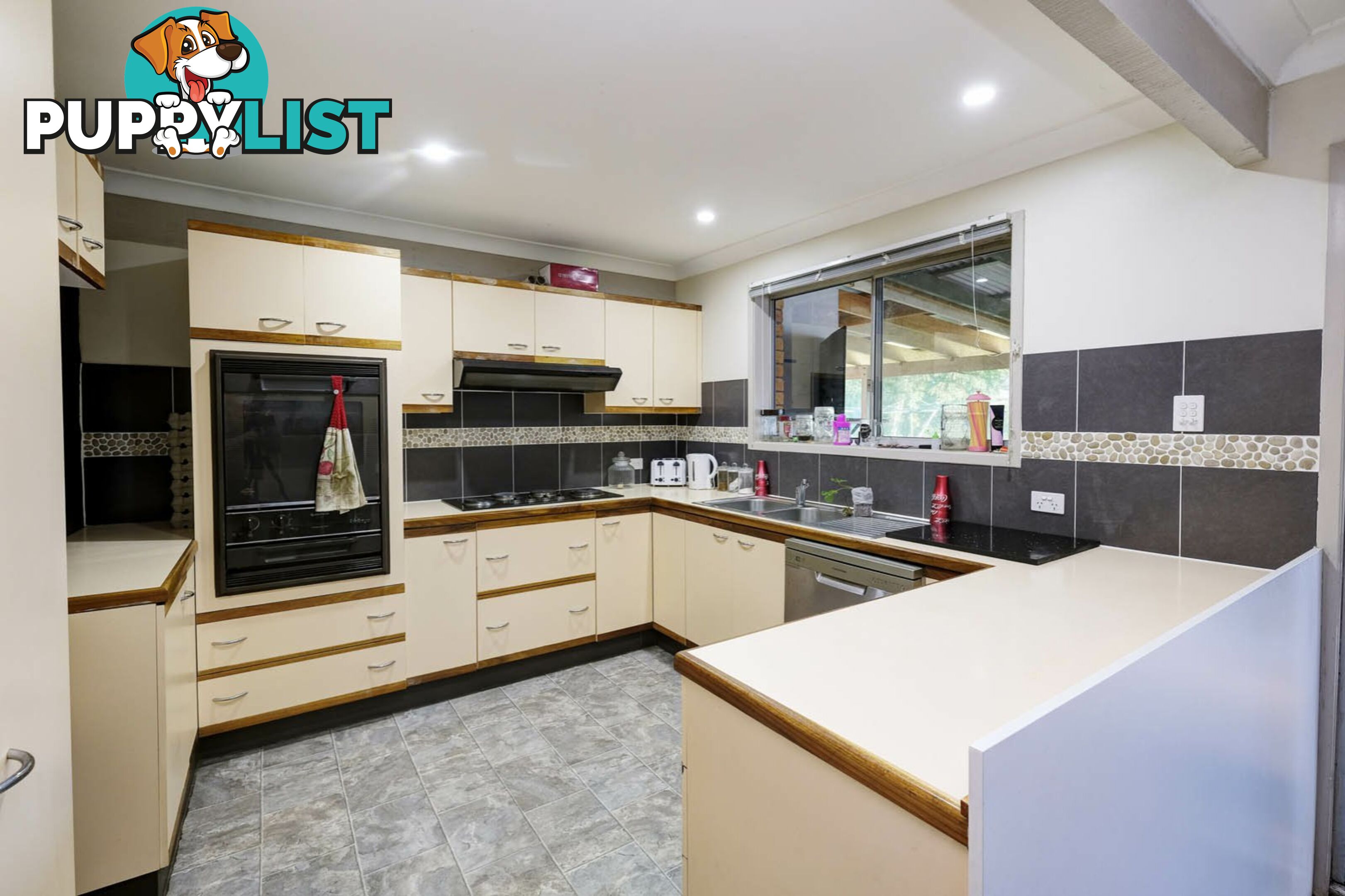 28 Tuncurry Street TUNCURRY NSW 2428