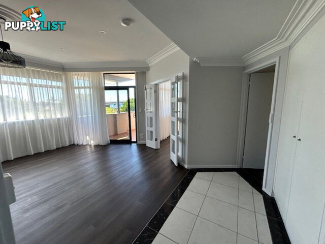 1a Coral Avenue TUNCURRY NSW 2428