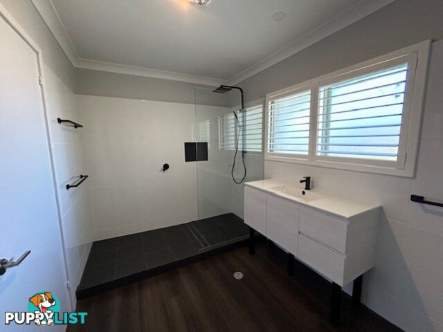 1a Coral Avenue TUNCURRY NSW 2428