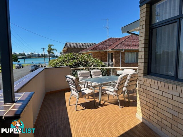 1a Coral Avenue TUNCURRY NSW 2428