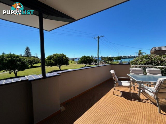 1a Coral Avenue TUNCURRY NSW 2428