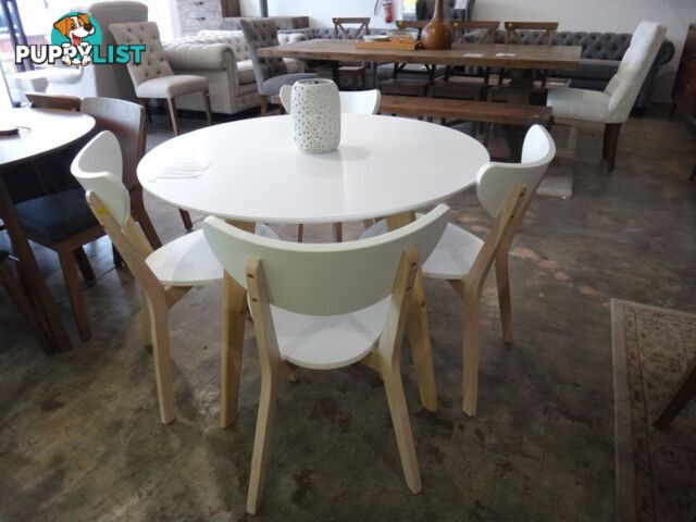 BRAND NEW SCANDI 5 PIECE DINING SET - CLEARANCE OUTLET