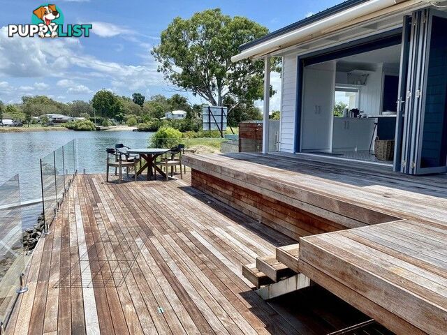 27 Margaroola Ave Biggera Waters QLD 4216