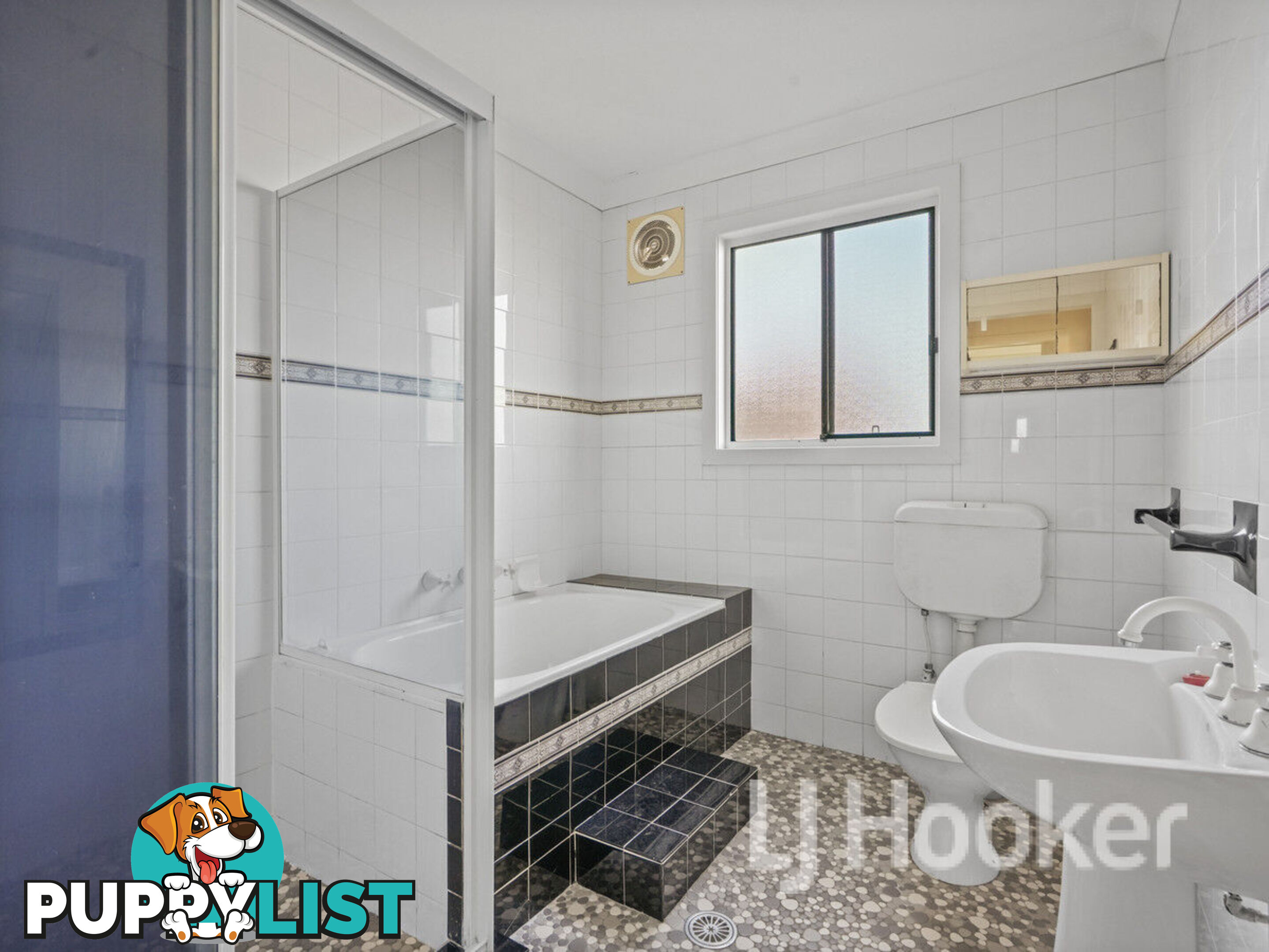 24 Waratah Crescent SANCTUARY POINT NSW 2540