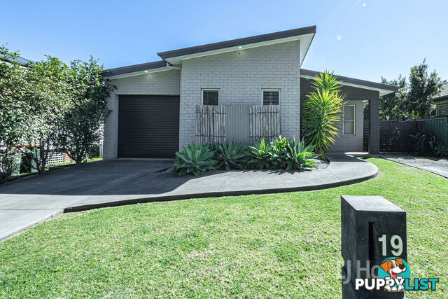 19 Hewitt Avenue ST GEORGES BASIN NSW 2540