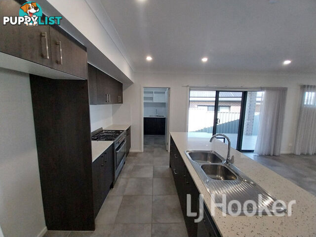 5 Gracilis Rise SOUTH NOWRA NSW 2541