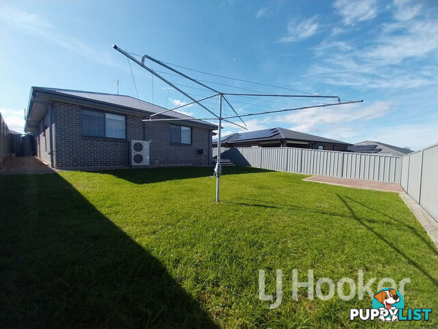 5 Gracilis Rise SOUTH NOWRA NSW 2541
