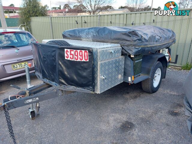 2011 PINNACLE OFFROAD CAMPER