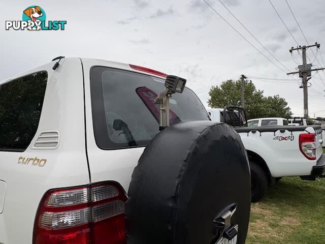 2003 TOYOTA LANDCRUISER (4X4)  WAGON, 5 DOORS, 7 SEATS