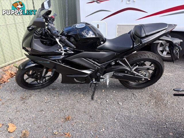 2022 Yamaha YZF-R3 Racing