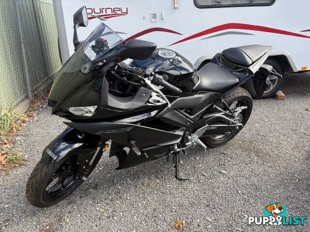 2022 Yamaha YZF-R3 Racing