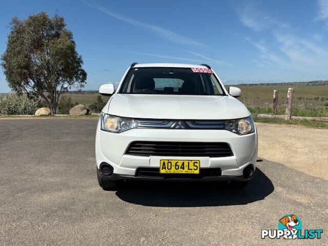 2013 MITSUBISHI OUTLANDER ES (4X4) ZJ MY14 SUV, 4 DOORS, 5 SEATS