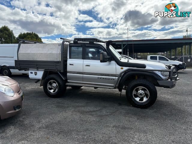 1995 TOYOTA LANDCRUISER GXL (4X4)  SUV, 4 DOORS, 8 SEATS